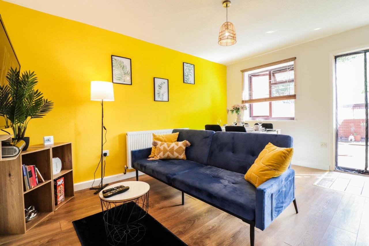 Spacious 1 Bed Flat-Free Parking Hillingdon Exteriér fotografie
