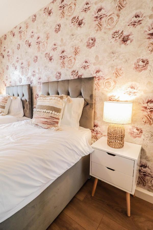 Spacious 1 Bed Flat-Free Parking Hillingdon Exteriér fotografie