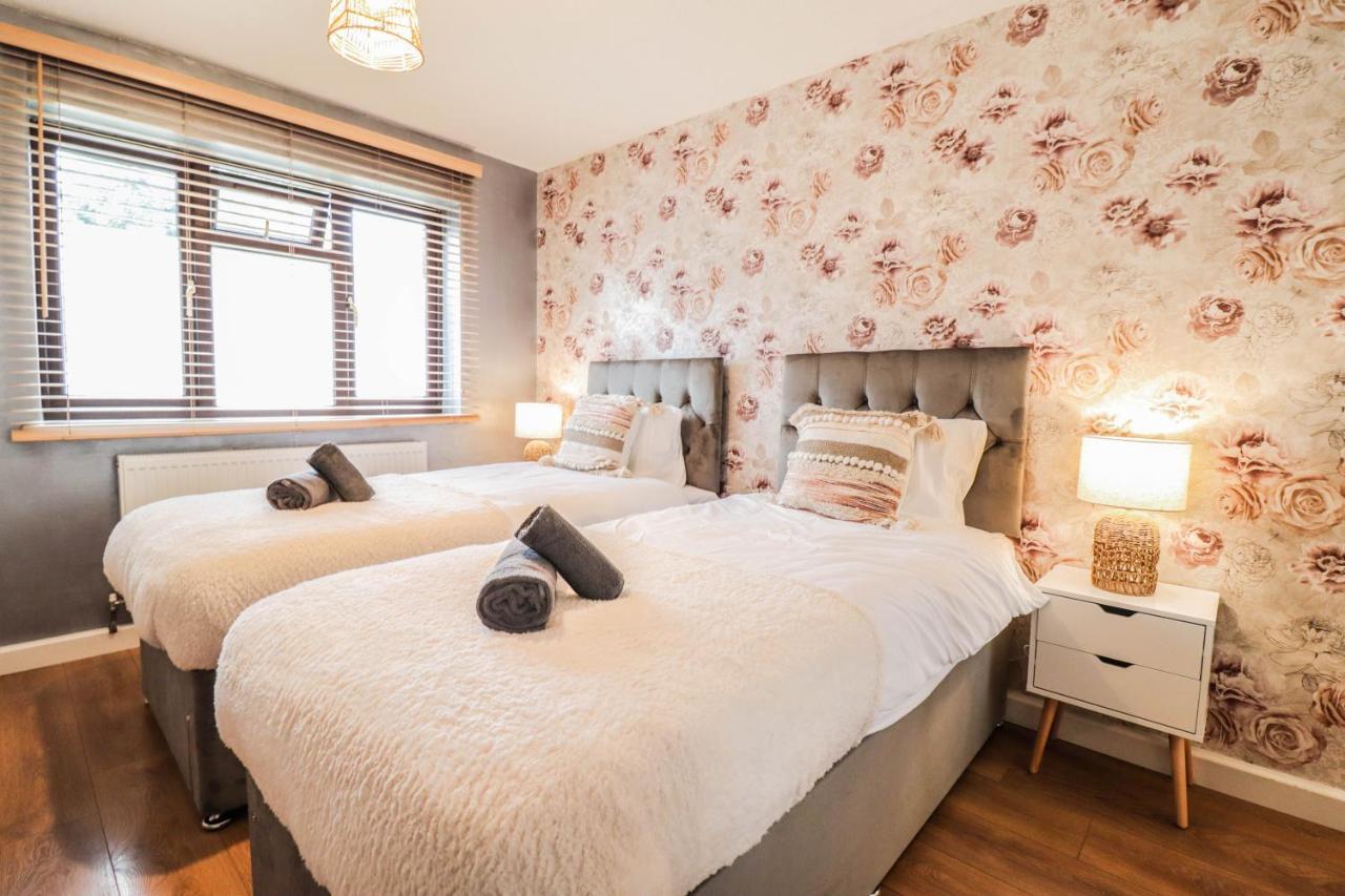 Spacious 1 Bed Flat-Free Parking Hillingdon Exteriér fotografie