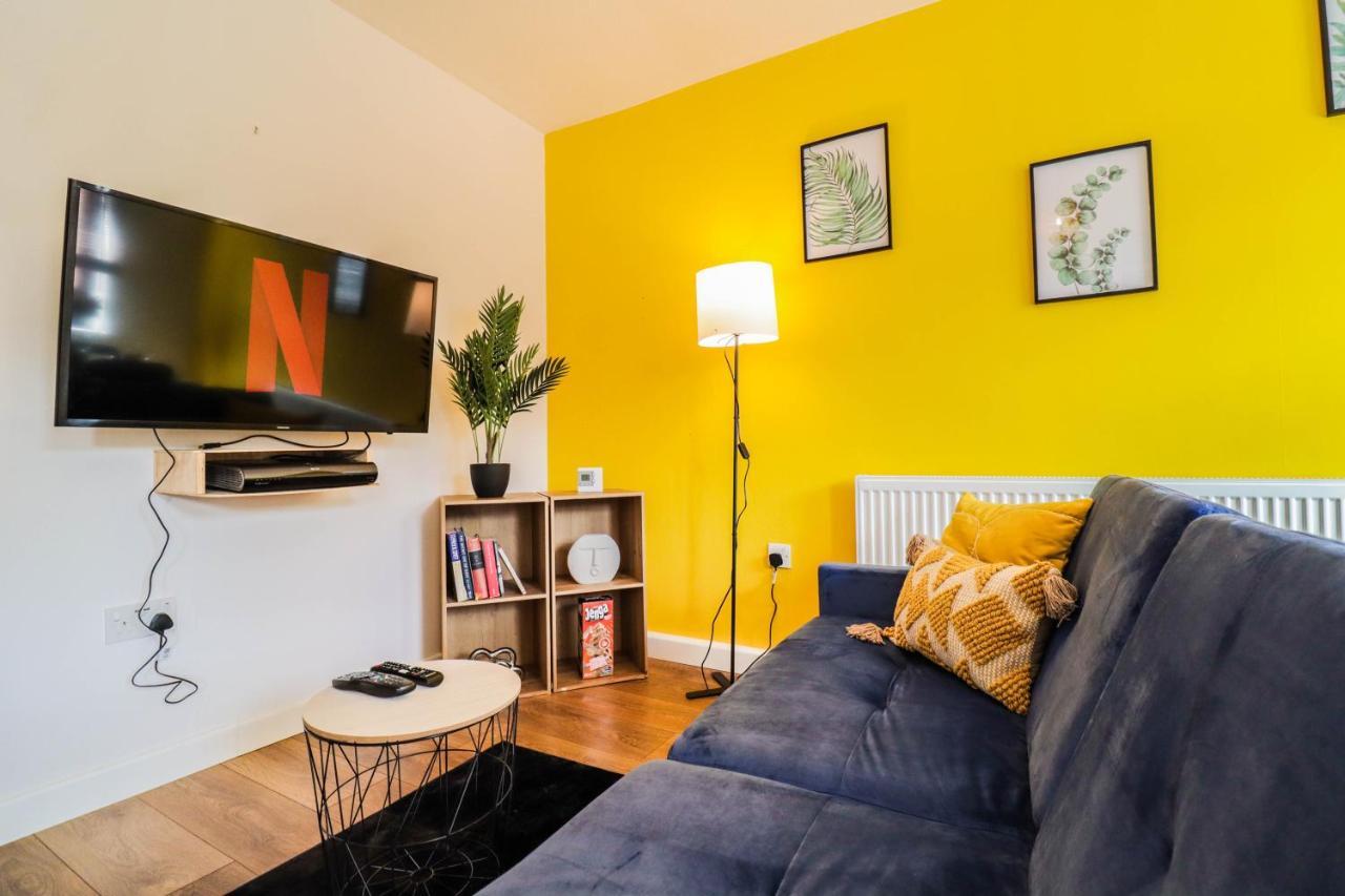 Spacious 1 Bed Flat-Free Parking Hillingdon Exteriér fotografie